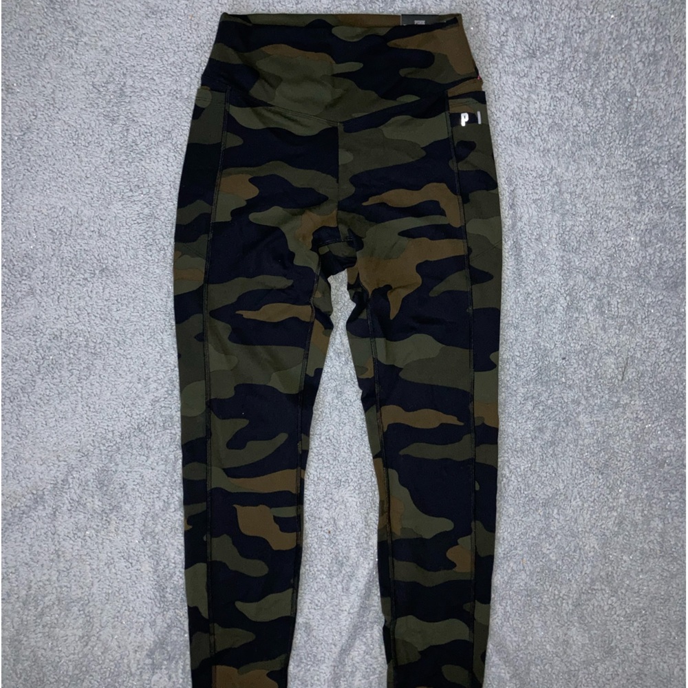 NWT (M) 💕PINK 2019 Ultimate leggings